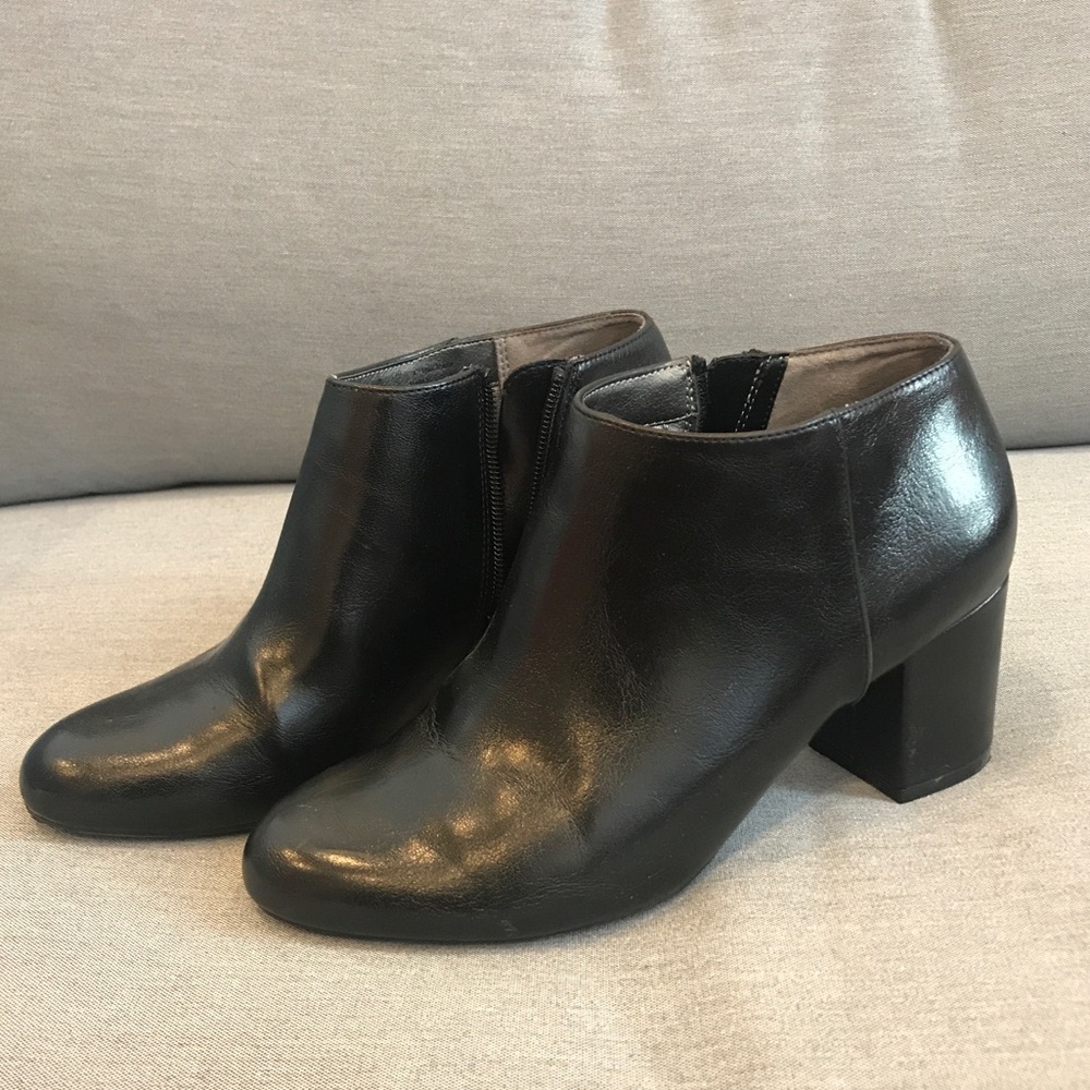 LifeStride Black Leather Booties